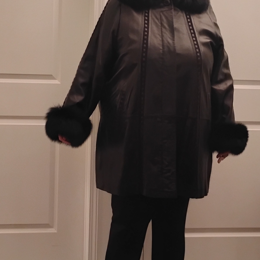 Men's Black Leather Jacket - Picture 11 of 12